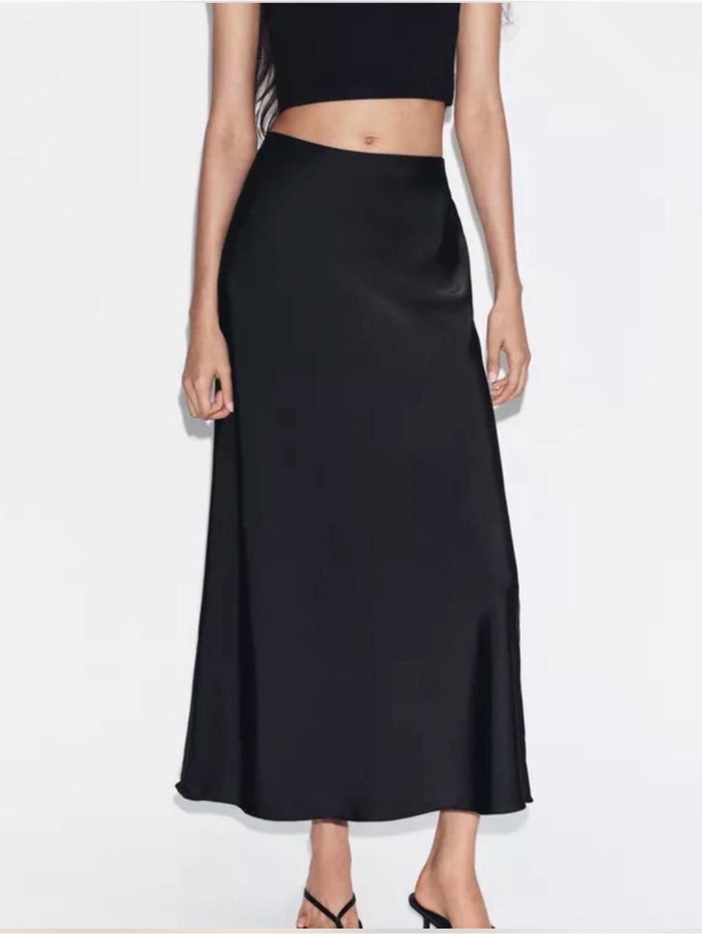 Zara mid  skirt made of satin-effect fabric. High-waisted size M